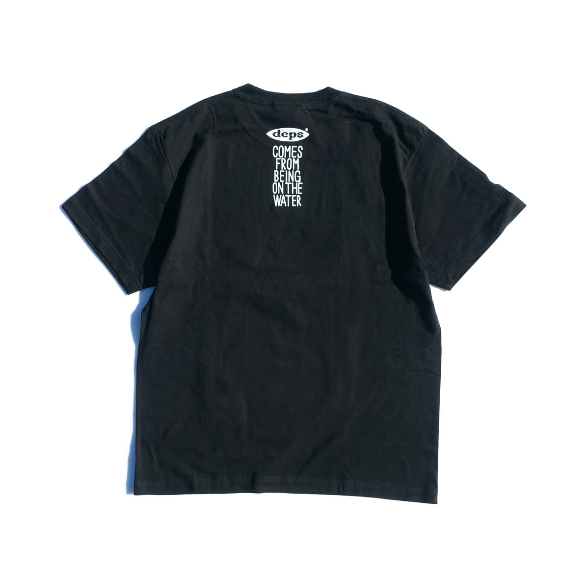 deps PLOP LOGO TEE【BLACK】 – DEPS online