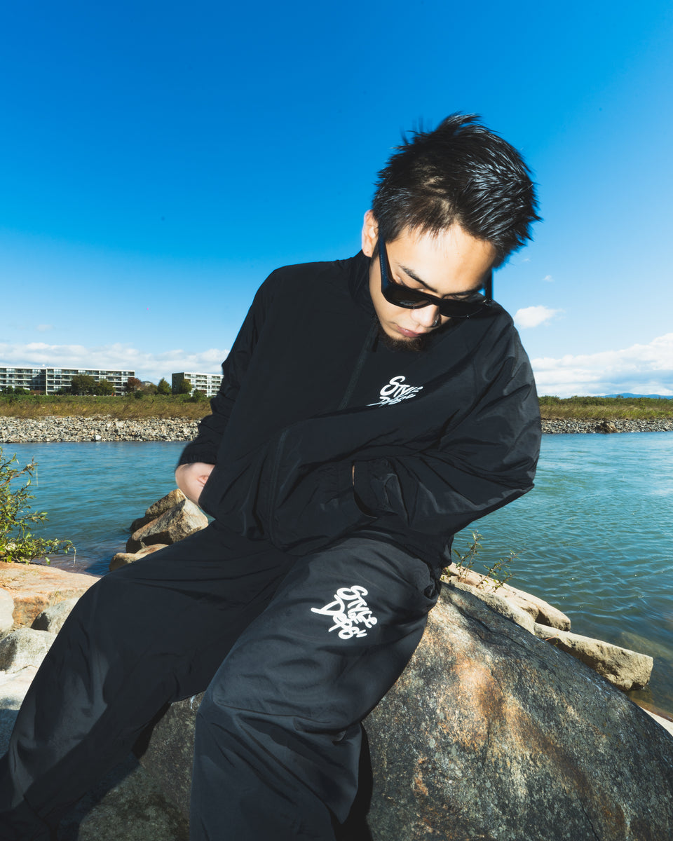 新品未開封 deps NYLON TRACK PANTS Lサイズ　オリーブ deps NYLON TRACK PANTS【OLIVE】 – DEPS online