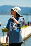 deps PLAY WITH NATURE TEE【HAZY BLUE】
